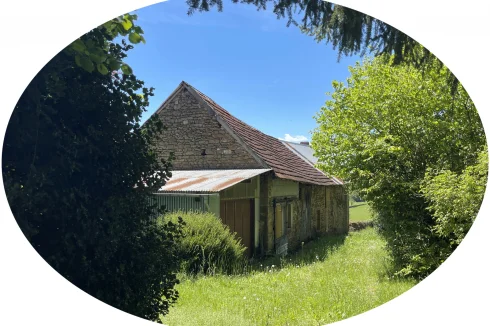 Auv 1144: Renovation Project: Building 170m², 1000m² Garden